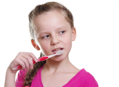 diş fırçası ile kız