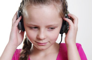 kulaklık ile kız öğrenci