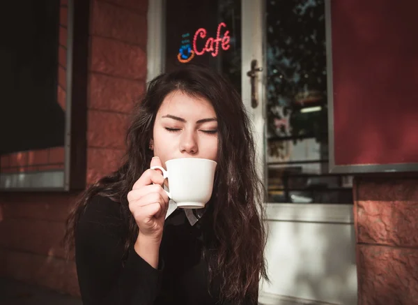 カフェの女の子 — ストック写真