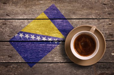 Kahve ile Bosna bayrağı