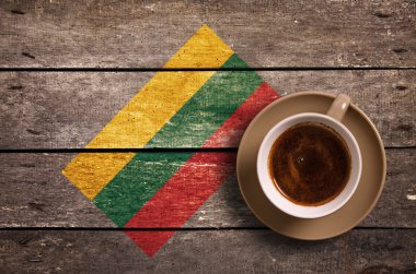 Kahve ile Litvanya bayrağı