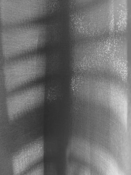 Napfény minta csíkok az ablakon tüll — Stock Fotó