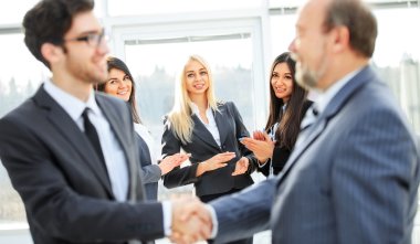 iki iş adamları transaction.handshake sonuç