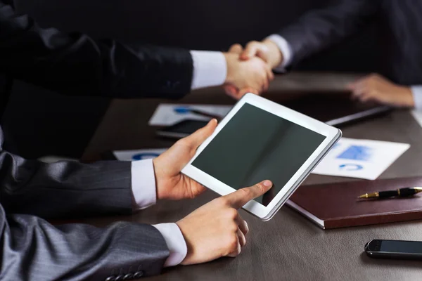 Zakelijke bijeenkomst. groep van mensen uit het bedrijfsleven werken met digitale tablet — Stockfoto