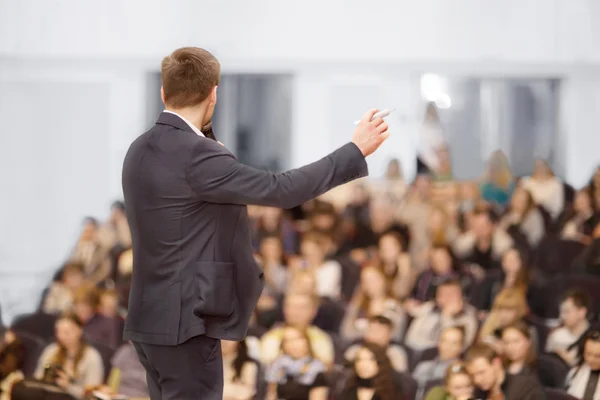 Ponente en la convención y presentación de negocios . — Foto de Stock