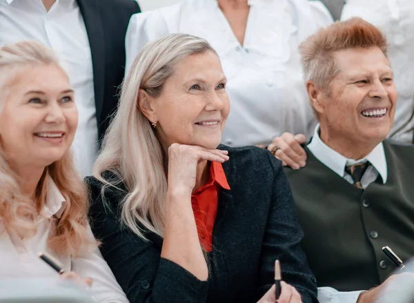 Skupina předních odborníků na pracovišti. — Stock fotografie