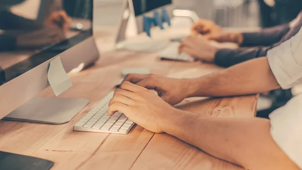 Imagen de fondo de los colegas de negocios que trabajan en la oficina c — Foto de Stock