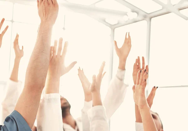 Doe dicht. een groep medische professionals die hun eenheid tonen — Stockfoto