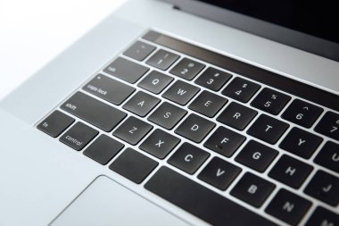 Dizüstü bilgisayardaki harfler. fotokopi alanı ile fotoğraf.