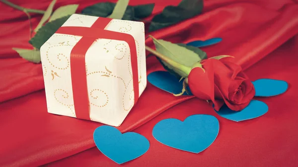 Romantic composition for Valentines day on a red background. — Stock Photo, Image