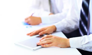 iş adamları iş yerinde çalışma grubunun yakın çekim