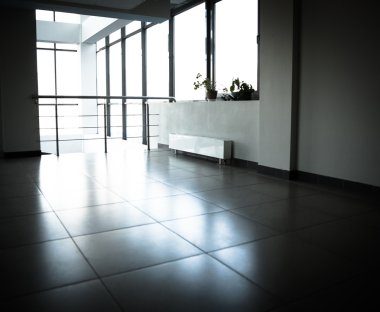 Ofis binasındaki cam duvar.