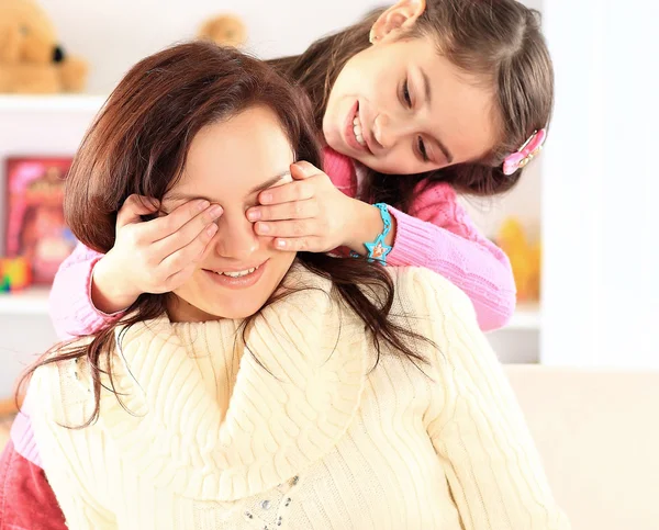 Die Mutter mit ihrer Tochter. — Stockfoto