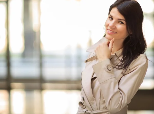 Retrato de una mujer de negocios sonriente —  Fotos de Stock