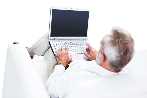 Empresário confiante isolado em fundo branco . — Fotografia de Stock