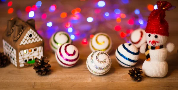 Pastel de Navidad de hadas con luz de vela en el interior y buenas luces de fondo —  Fotos de Stock