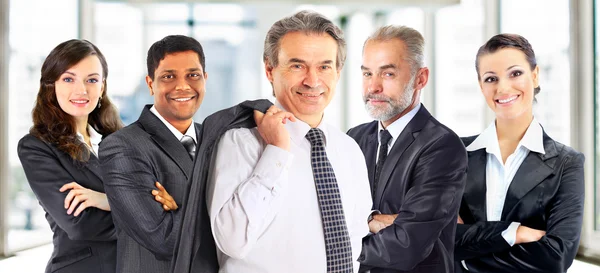 Concetto di lavoro di squadra e partenariato con un gruppo di imprenditori — Foto Stock