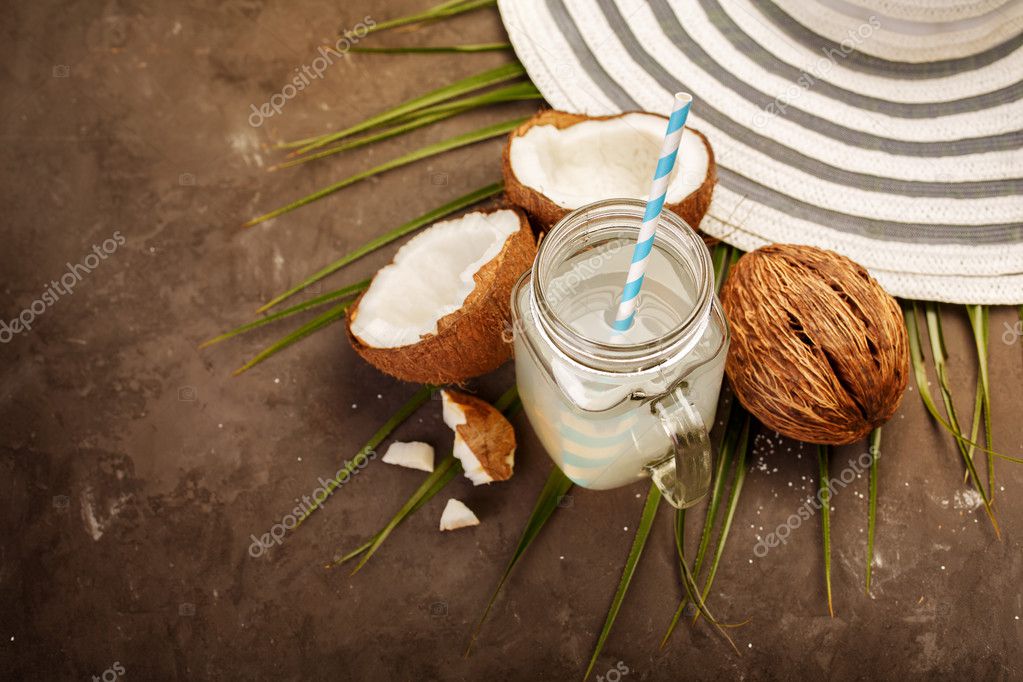 Массажная свеча Petits JouJoux Trip to Waikiki кокос-ананас, 43 гр E29073 - Petits Joujoux - Массажные свечи - Купить