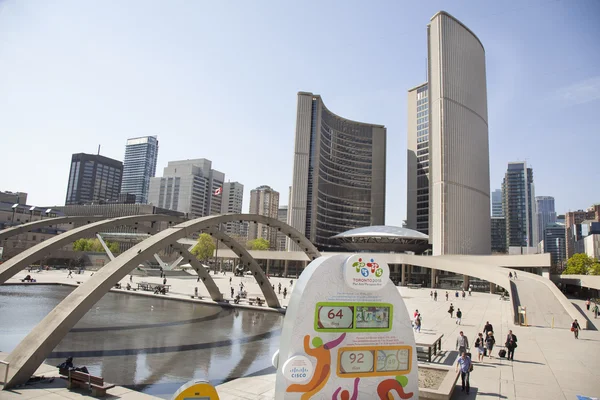 Les Jeux panaméricains 2015 chantent à l'hôtel de ville de Toronto — Photo