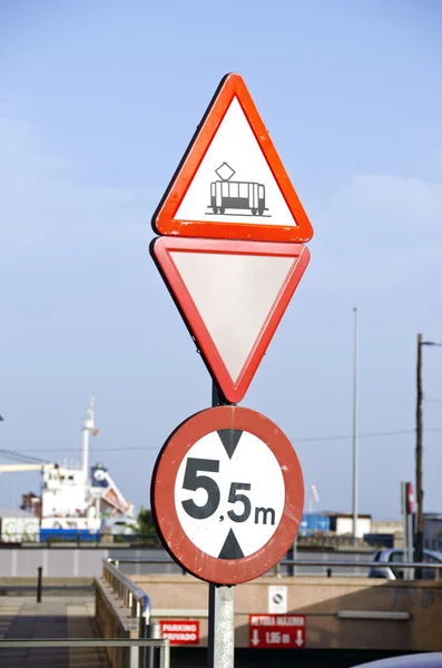 Straßenschilder am Hafen — Stockfoto