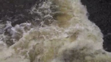 nehir baraj sıçrama güç su