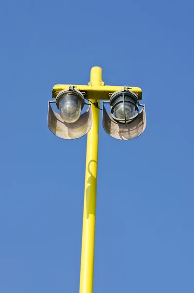 Две лампы на пассажирском судне — стоковое фото