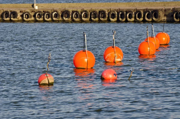 Oranje buoy in zee op water — Stockfoto