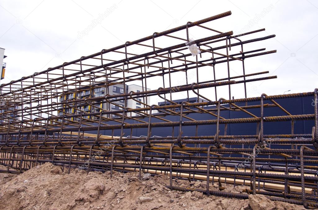 Reinforcing steel bars for building armature