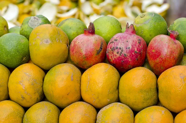 Fresh fruits in asia market — Stock Photo, Image