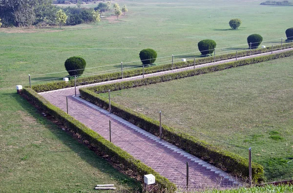 インド ・ ニューデリーにおける経路と公園 — ストック写真