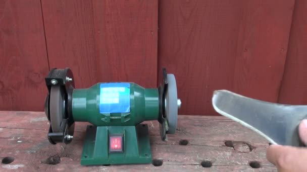 Afiar grama cortador cortador cortador de grama aparador lâmina de aço — Vídeo de Stock