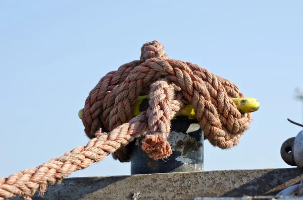 Seil am Seeschiffzaun — Stockfoto