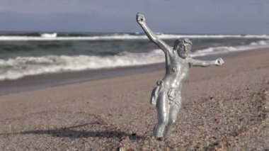 Çarmıha gerilmiş İsa deniz kum