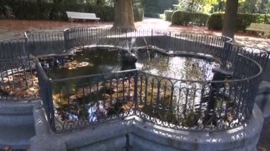 Ekim Şehir Parkı güzel sonbahar tarihi çeşme