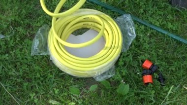 Besleyicisini sarı hortum sulama dostum