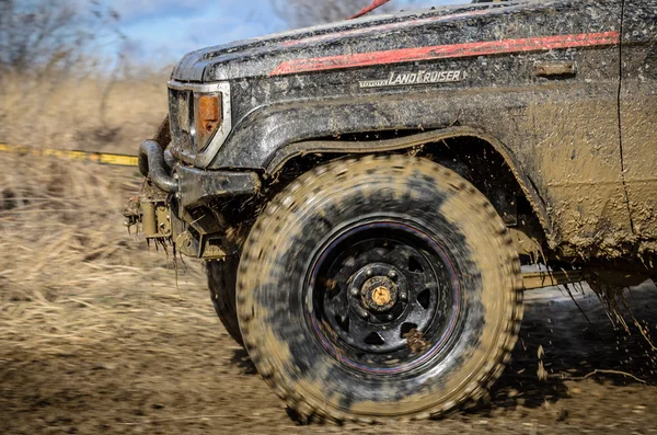 진흙에 오프 로드 타이어 — 스톡 사진