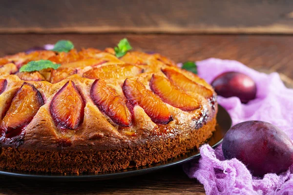 Delicious Plum Cake Wooden Background Homemade Plum Pie — Stock Photo, Image