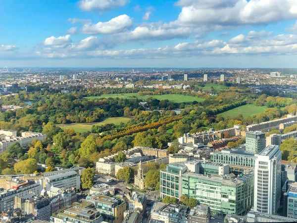 リージェンツ パークを北に望むロンドンの空中風景 — ストック写真
