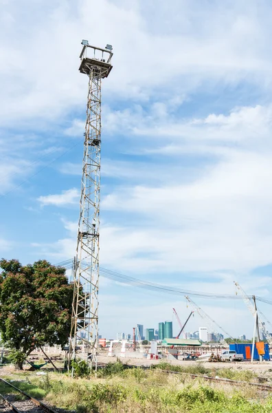 Torre de holofotes alta — Fotografia de Stock