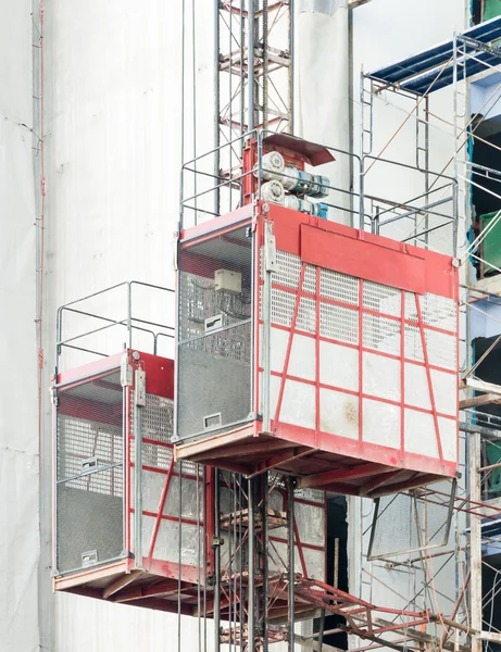 Twin elevador de construção — Fotografia de Stock
