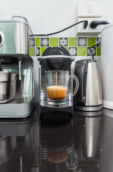 현대 캡슐 커피 기계 — 스톡 사진