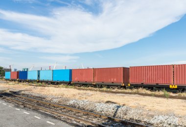 Konteyner vagon yük treni