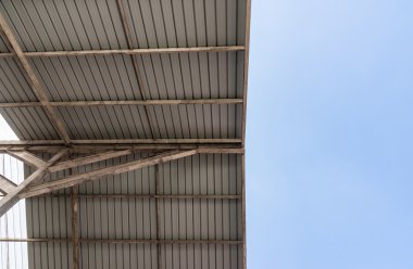 Eski çelik çerçeve