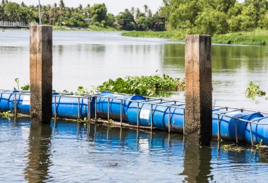 Mavi tank şamandıra