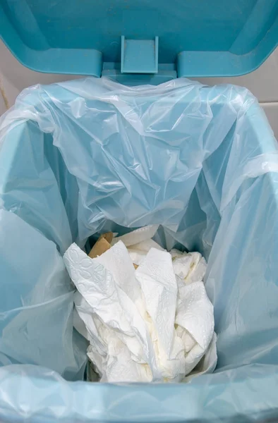 Closeup Dos Muitos Papel Higiênico Usado Saco Plástico Lixo Perto — Fotografia de Stock
