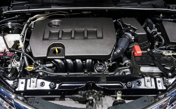 Closeup New Gasoline Engine Saving Fuel Modern Sedan Car Showing — Stock Photo, Image