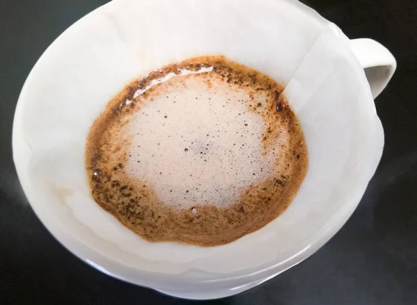 Closeup Arabica Ground Coffee Process Brewing Pouring Hot Water Ceramic — Stock Photo, Image