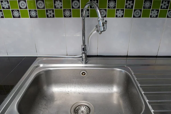 Clean Metal Sink Chrome Tap Washing Modern Counter Kitchen Urban — Stock Photo, Image