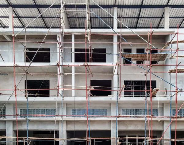 Bitmemiş ticari bina