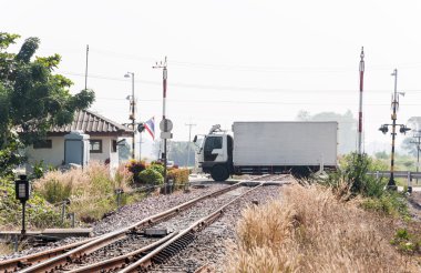 Tren geçerken